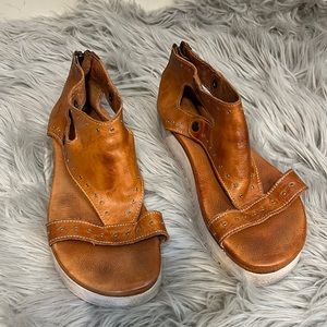 Bed Stu platform brown leather sandal back zip size 8.5